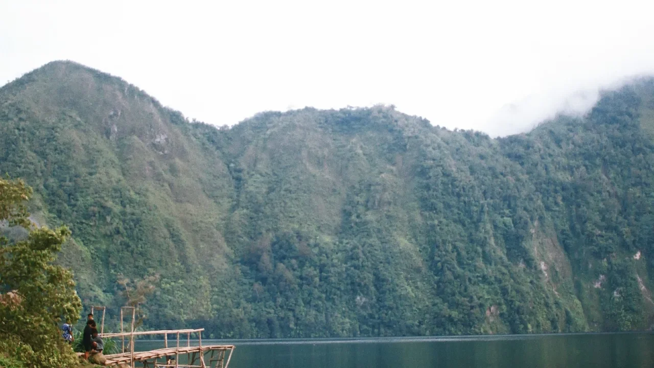 Lake Holon